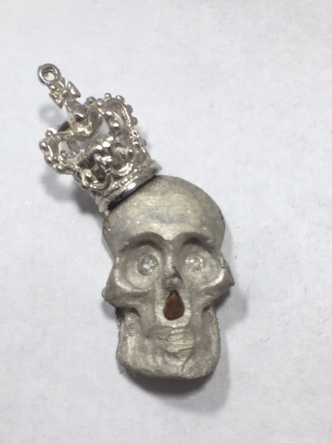 King Geoffrey Skull Lapel Pin